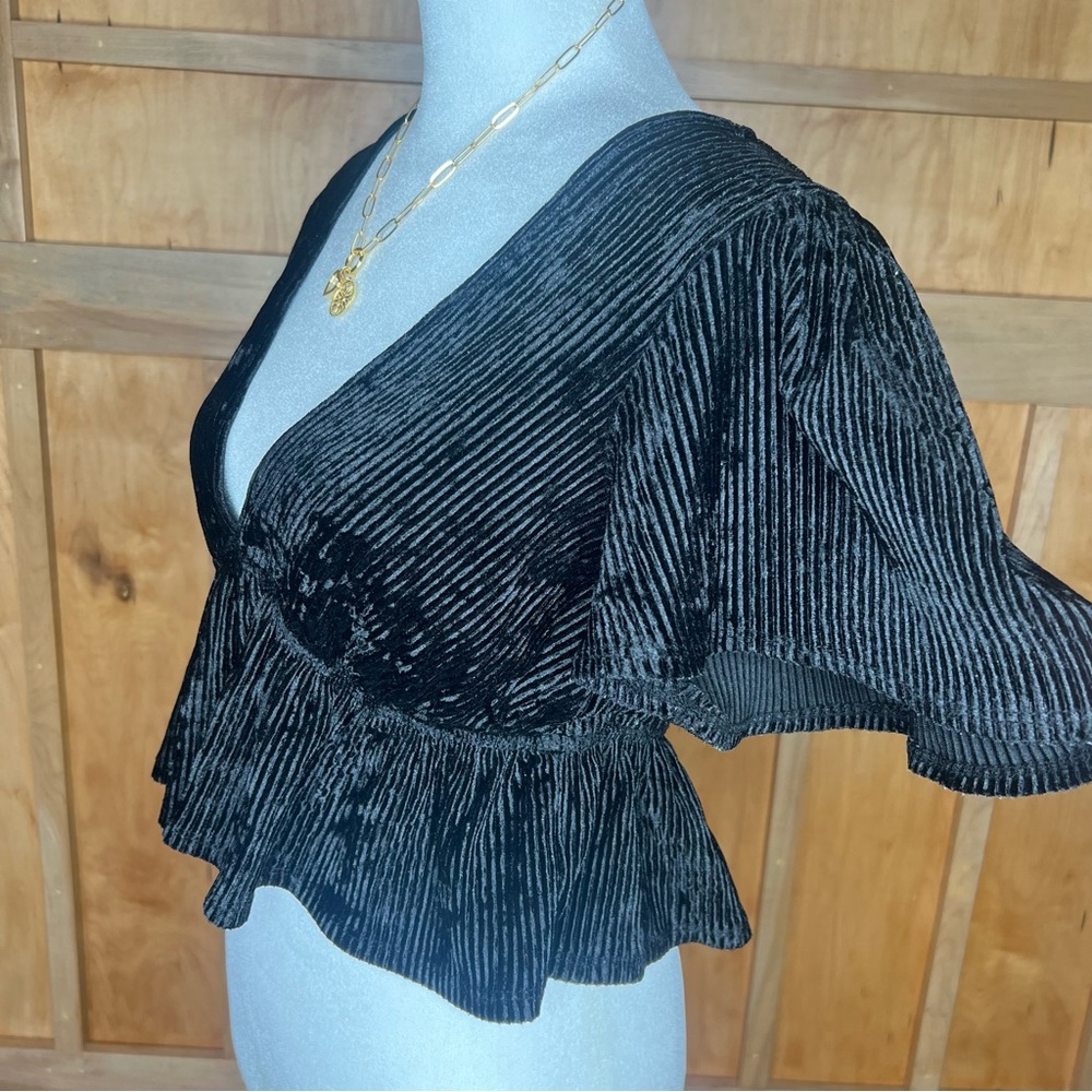 Urban Outfitters Black V-Neck Peplum Top | Women’s Size Medium / NWOT - Picture 2 of 7